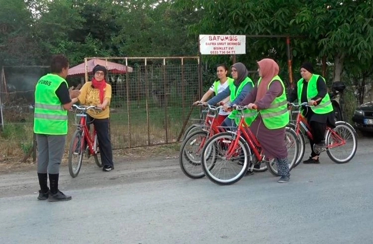 Bafralı kadınların bisiklet merakı Görseli