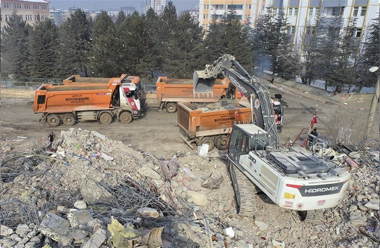 Samsun Büyükşehir Belediyesi tüm gücüyle afet bölgesinde Görseli