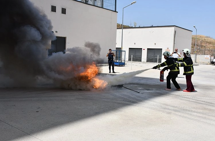Vezirköprü Devlet Hastanesinde yangın eğitimi düzenlendi Görseli