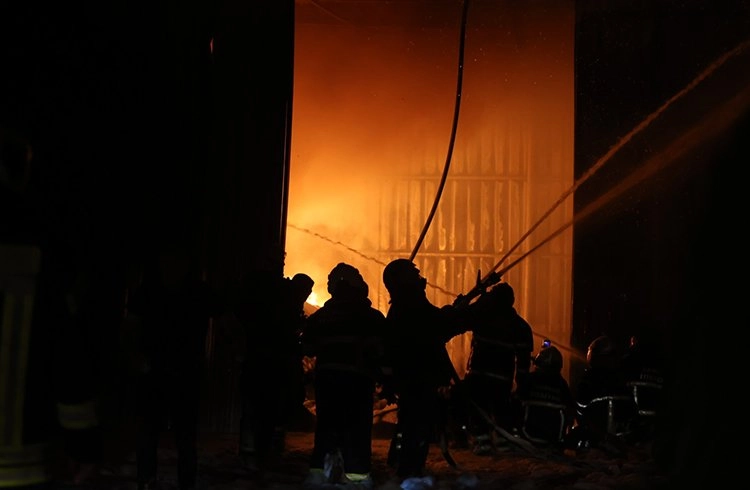 Samsun'da yatak fabrikasında çıkan yangın kontrol altına alındı Görseli