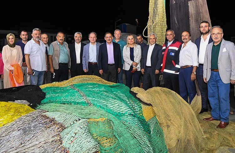 Balıkçılar 'Vira Bismillah' diyerek dualarla denize açıldı Görseli