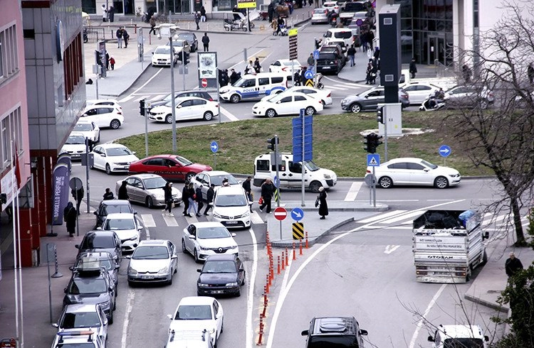 Samsun'da trafiğe kayıtlı taşıt sayısı 420 bini aştı Görseli
