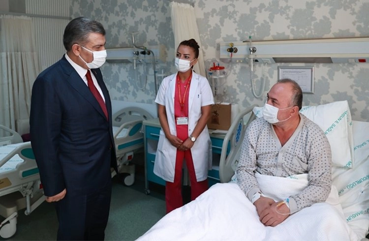 Sağlık Bakanı Koca'dan Samsun'da hastane ziyareti Görseli