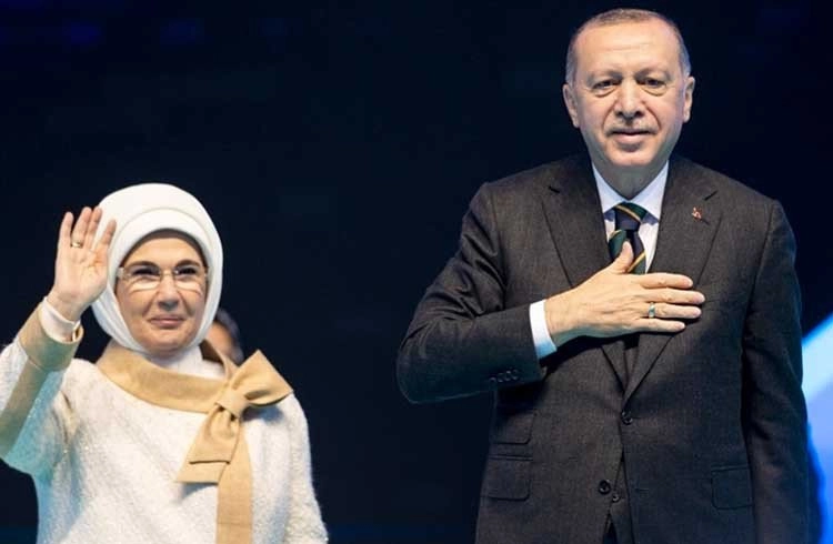 Cumhurbaşkanı Erdoğan ve eşinin testi pozitif çıktı Görseli