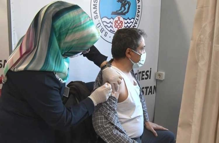 Turkovac aşısına yoğun ilgi Görseli