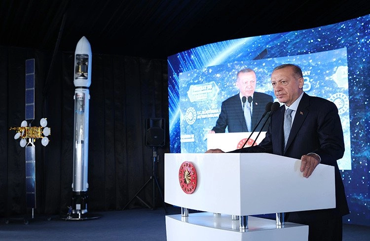 Cumhurbaşkanı Erdoğan: İMECE’yi 2023’ün Ocak ayında Türksat 6A’yı da yine 2023 yılının ortalarında uzaya fırlatıyoruz Görseli