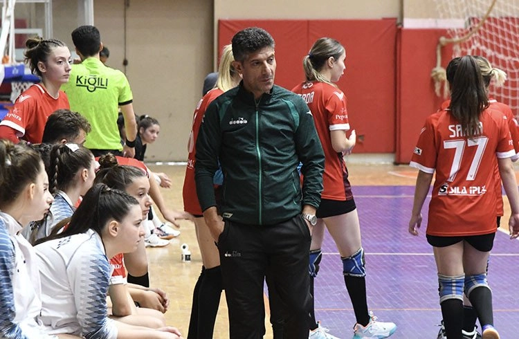 Antrenör Mustafa Öz,  "Parolamız galibiyet olacak" Görseli