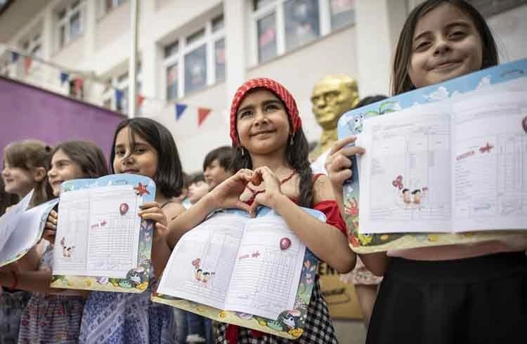 Kız çocuklarının okullaşma oranı yüzde 95'e ulaştı Görseli