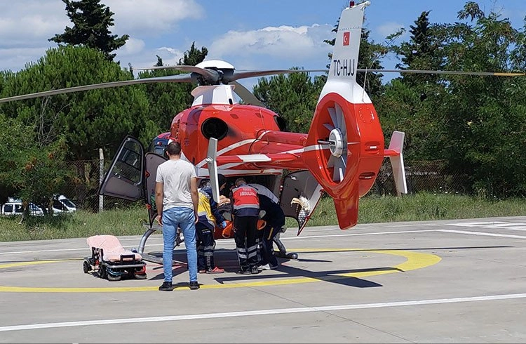 Tarlada Fenalaştı, İmdadına Ambulans Helikopter Yetişti Görseli