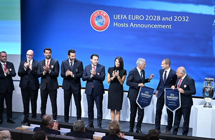 UEFA, 2032 Avrupa Futbol Şampiyonası ev sahipliğini Türkiye ve İtalya ortaklığına verdi Görseli