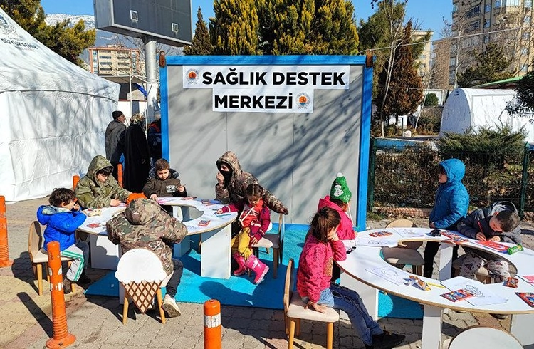 Samsun Büyükşehir Belediyesi afet bölgesinde “Çocuk Oyun Evi” kurdu Görseli