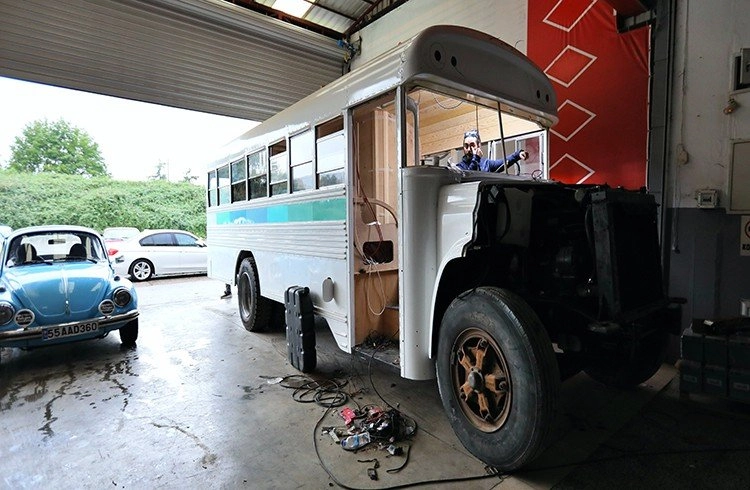 Samsunlu gezgin karavana çevirdiği otobüsle Nepal'e gidecek Görseli