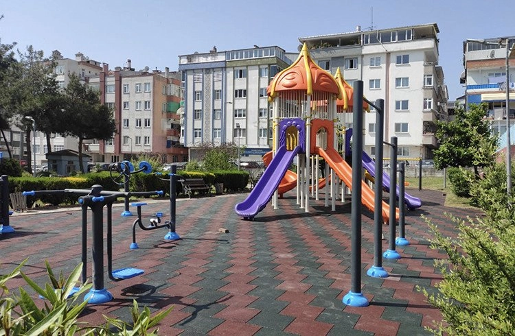 Çocuk parkları yeni görüntüsüyle göz kamaştırıyor Görseli