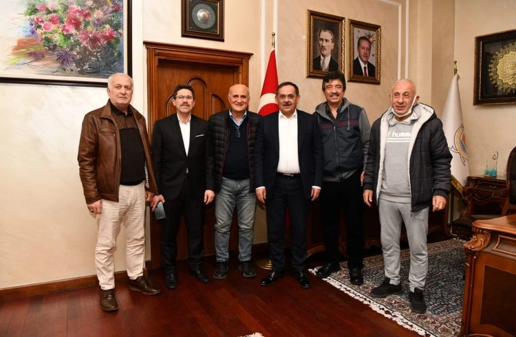 Samsunspor'un efsanelerinden Başkan Demir'e ziyaret... Görseli