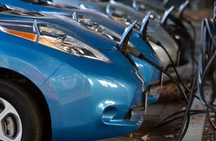 Elektrikli otomobil pazarı yüzde 237 büyüdü Görseli