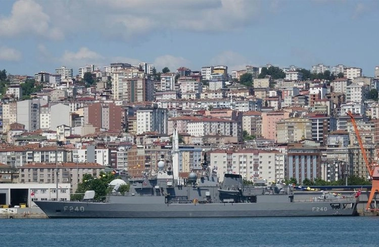 TCG YAVUZ Askeri Gemisi Samsun’da ziyaretçilerini ağırlıyor Görseli