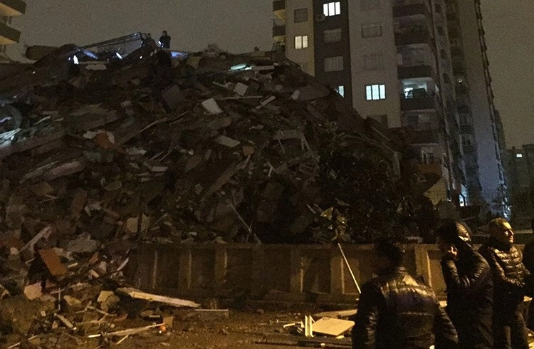 Kahramanmaraş'ta 7.4 büyüklüğünde deprem Görseli