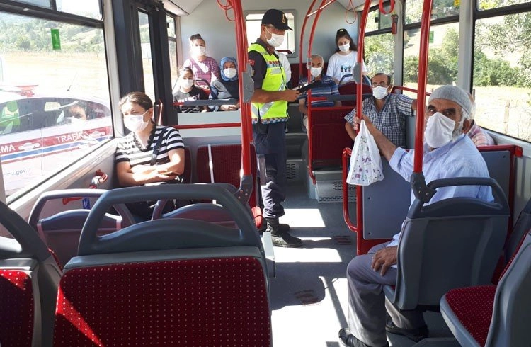Samsun'da jandarmadan 38 araca Covid cezası Görseli