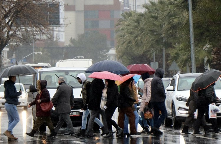 Samsun'da sağanak yağış etkili oldu Görseli