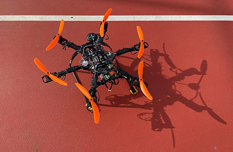 Kendi yazılımlarıyla ürettikleri dronlarla  TEKNOFEST'te yarışacaklar Görseli
