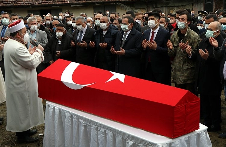 Şehit Uzman Çavuş Aygün Çakar'ın cenazesi Samsun'da toprağa verildi Görseli