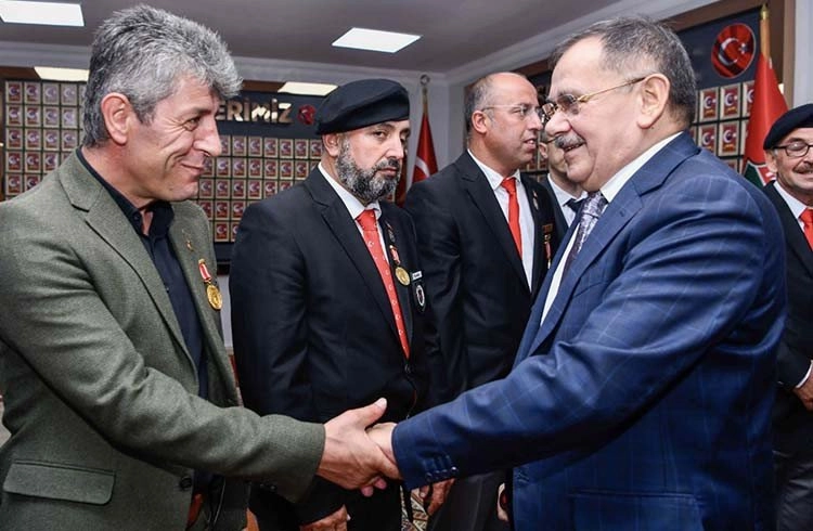 Başkan Demir'den Gazilere Ziyaret Görseli