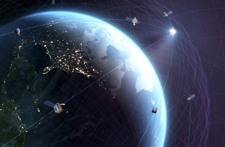 Uzay enkazı: İki tonluk uydu bugün Dünya'ya düşecek Görseli