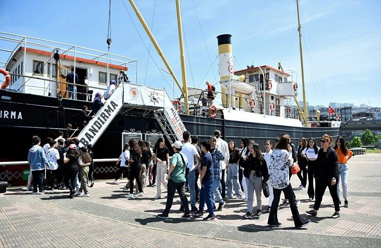 Bandırma Müze Gemisi 276 bin ziyaretçiyi ağırladı Görseli
