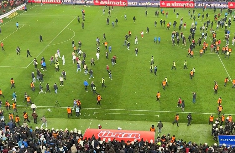 Trabzonspor-Fenerbahçe maçıyla ilgili 12 kişi gözaltına alındı Görseli