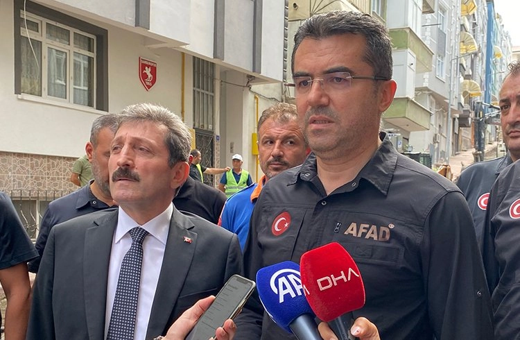 AFAD Başkanı Memiş: Samsun'da 36 saatte metrekareye 170 kilogram yağış düştü Görseli