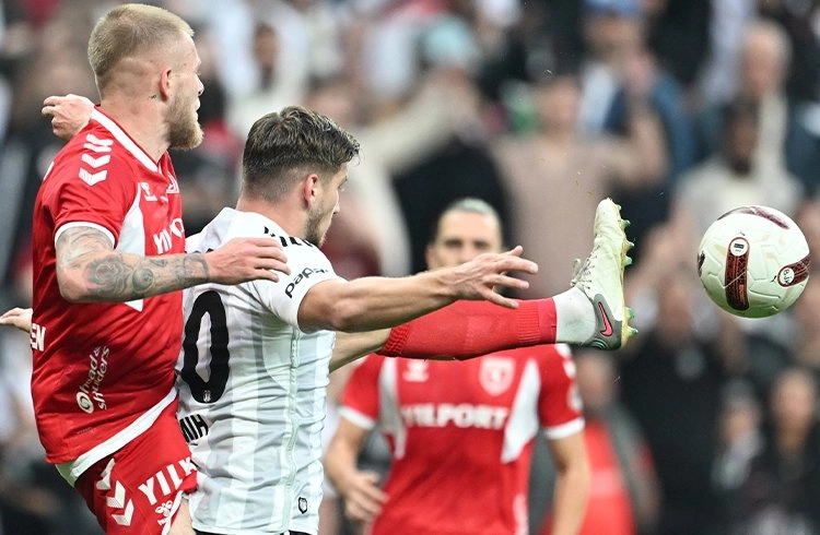Samsunspor Beşiktaş deplasmanından 1 puanla dönüyor Görseli