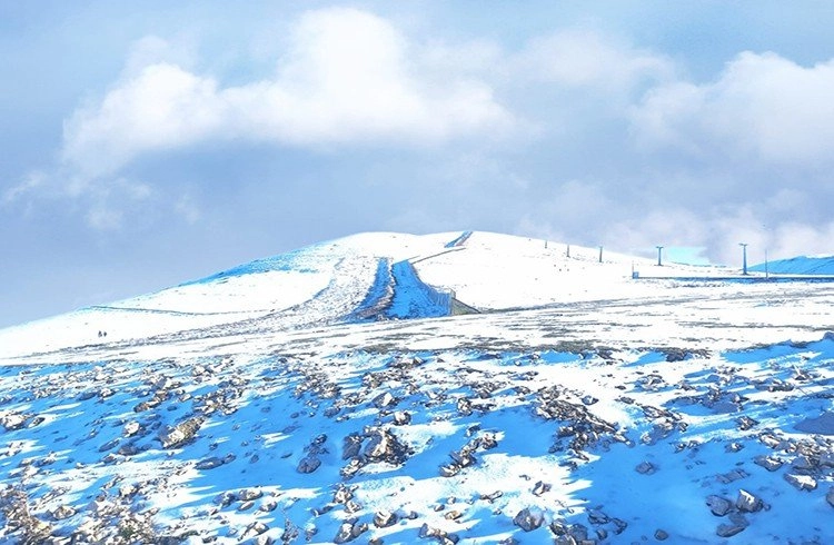 Ladik Akdağ Kayak Merkezi beyaza büründü Görseli