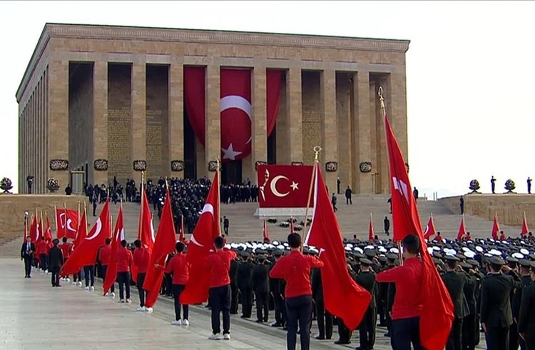 Büyük Önder Atatürk için Anıtkabir'de devlet töreni düzenlendi Görseli