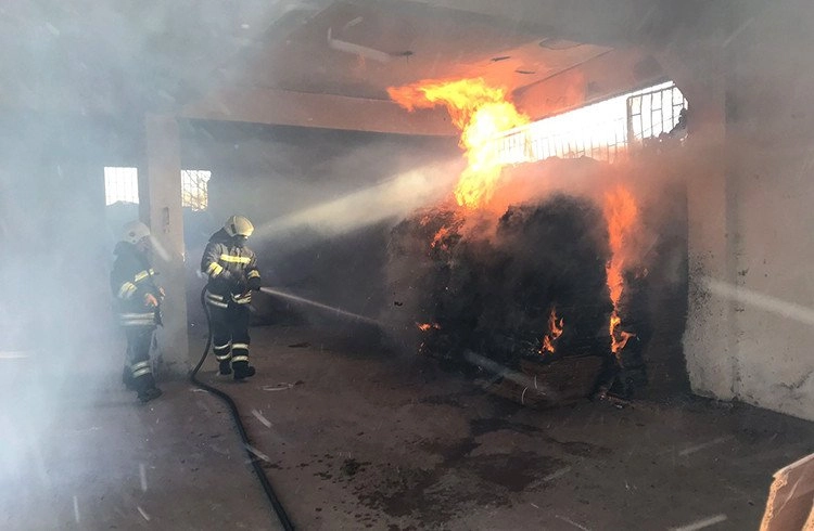 Bafra’da iki evde yangın paniği Görseli