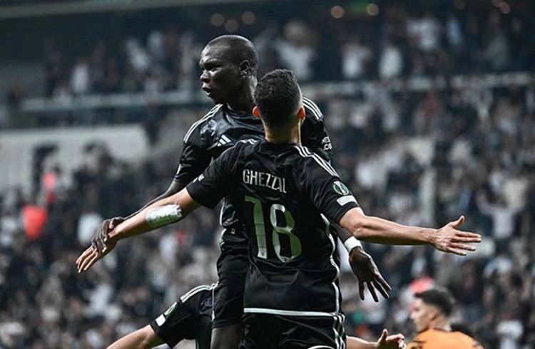 Beşiktaş’ta 5 futbolcu kadro dışı bırakıldı Görseli