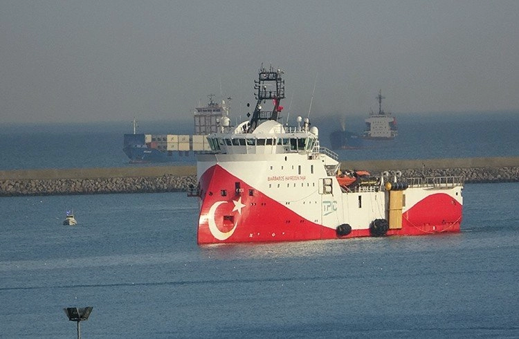 Petrol ve doğalgaz arayan araştırma gemisi Samsun’a demirledi Görseli