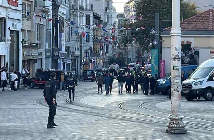 Taksim İstiklal Caddesi’nde patlama! 6 can kaybı 53 yaralı Görseli