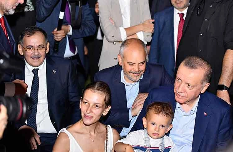 Cumhurbaşkanı Erdoğan gençlerle buluştu Görseli