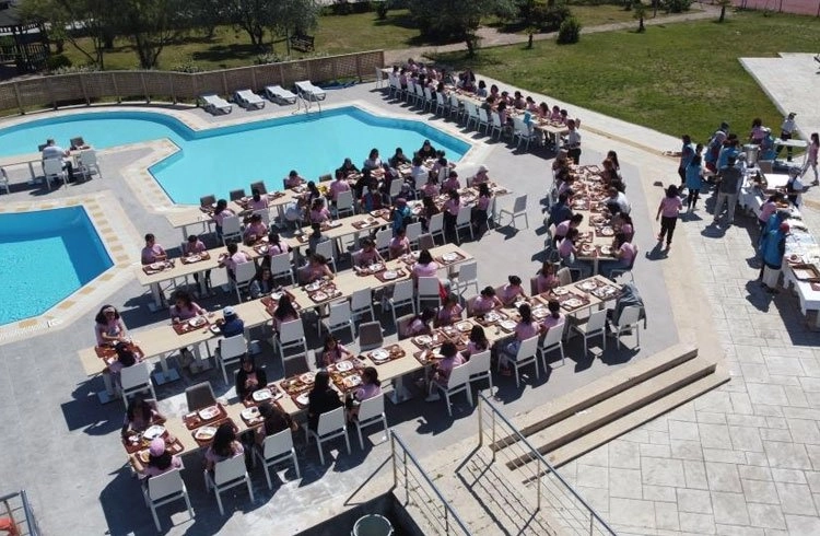 Türkiye'nin dört bir yanından gelen gençlere beş yıldızlı otel gibi kamp Görseli
