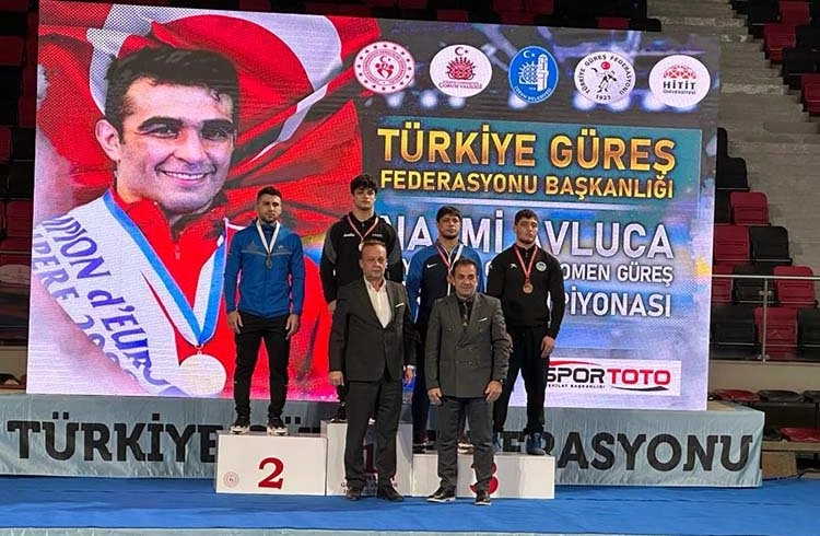 Samsun Büyükşehir Belediyesi Sporcusu Milli Güreşçi Alperen Berber Türkiye Şampiyonu oldu Görseli