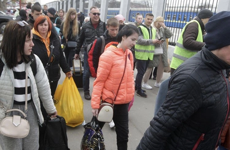 BM: Ukrayna'da 12 Milyondan Fazla Kişi Yerinden Edildi Görseli