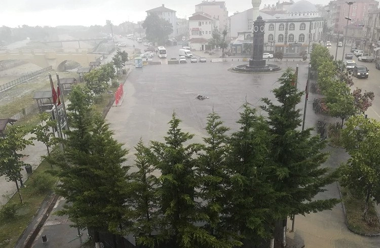 Yakakent ve Alaçam'a 80 kilodan fazla yağış düştü Görseli